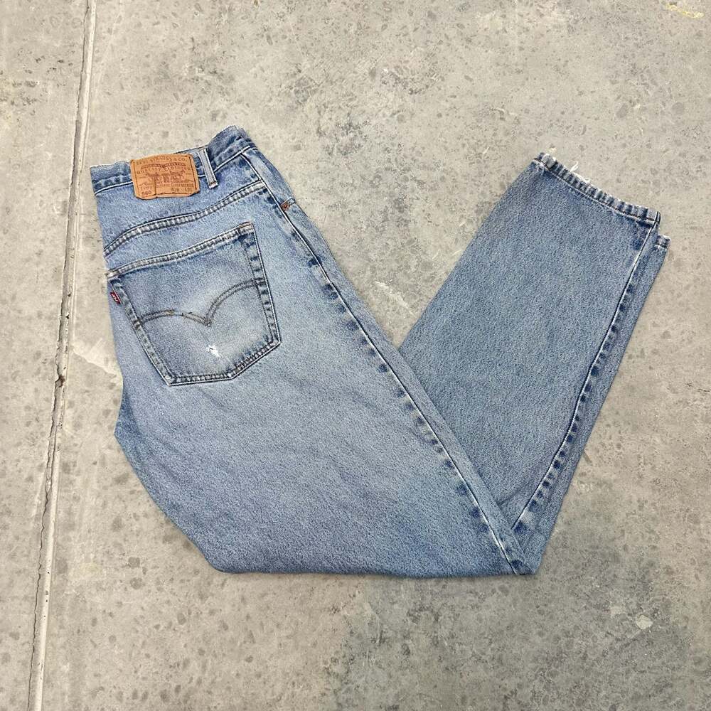 Vintage Levi's 560 Loose Fit Light Wash Jeans - 36x36”